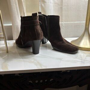 Aerosoles Ankle Boots, BROWN Suede Size 6 1/2 Heels are 2.75 inch high